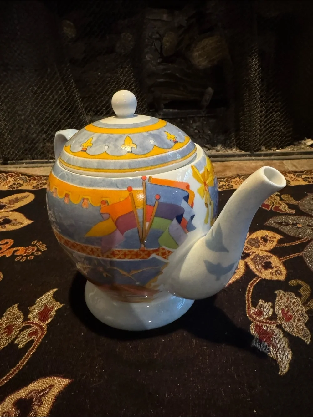 Williams-Sonoma Montgolfiere hot air balloon  porcelain teapot with lid.